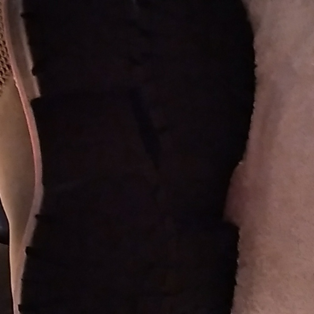 Boots - Picture 3 of 5
